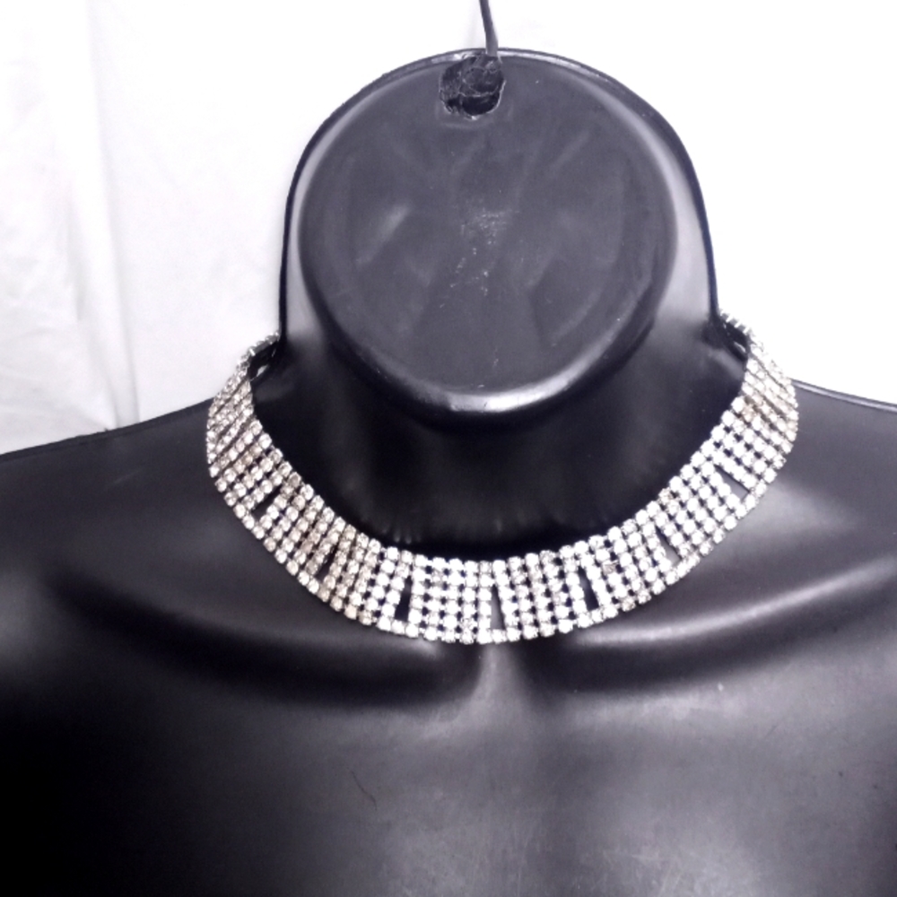 VINTAGE Rhinestone Necklace
